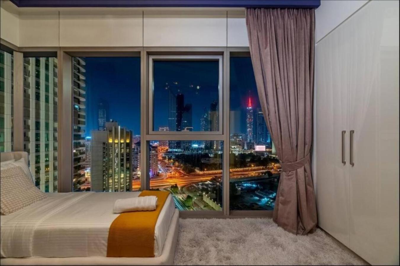 Chic & Luxurious With Burj Khalifa View अपार्टमेंट